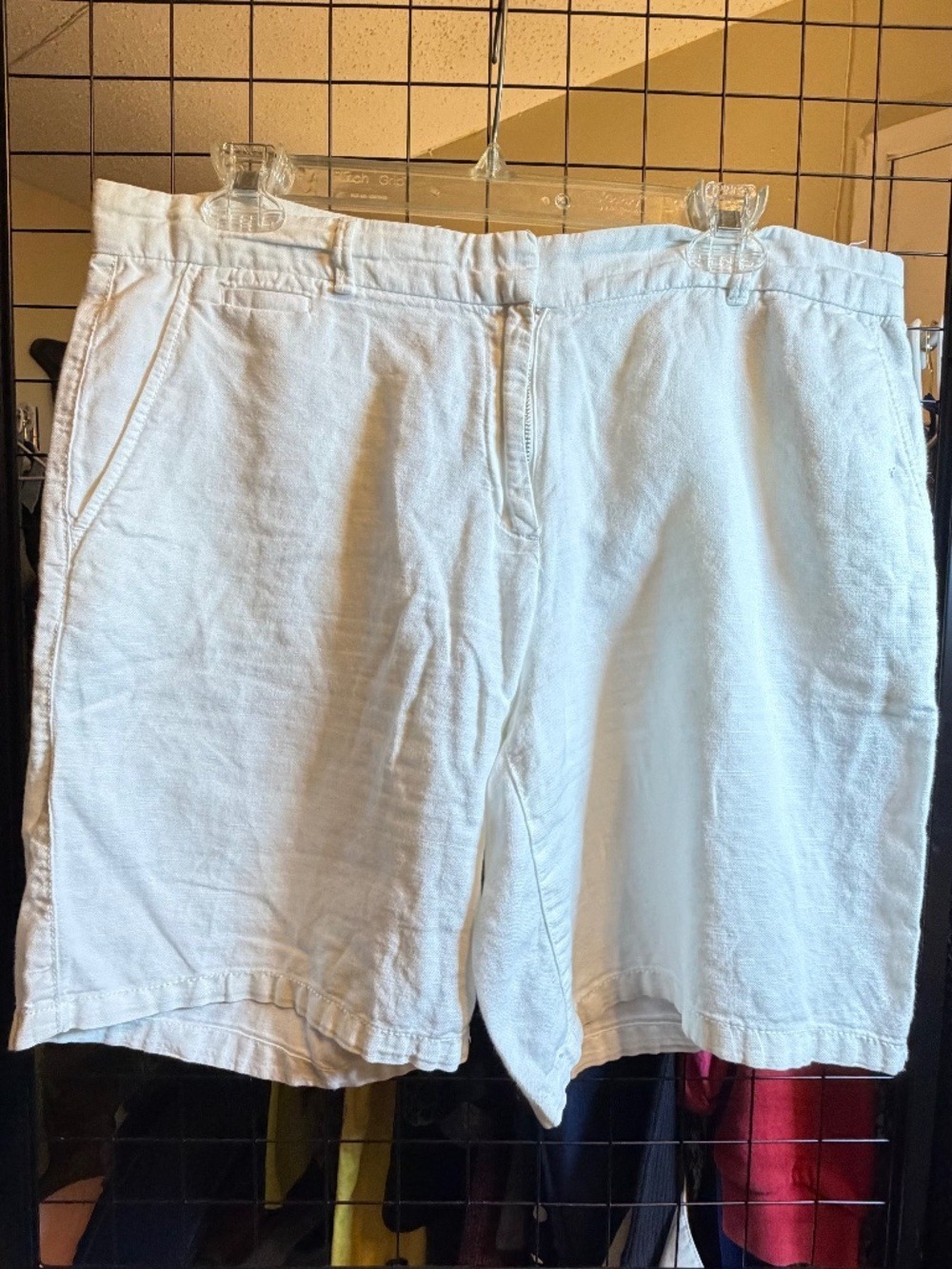 Women's White Linen Blend Bermuda Shorts Size 10 Casual Summer Beach Resort